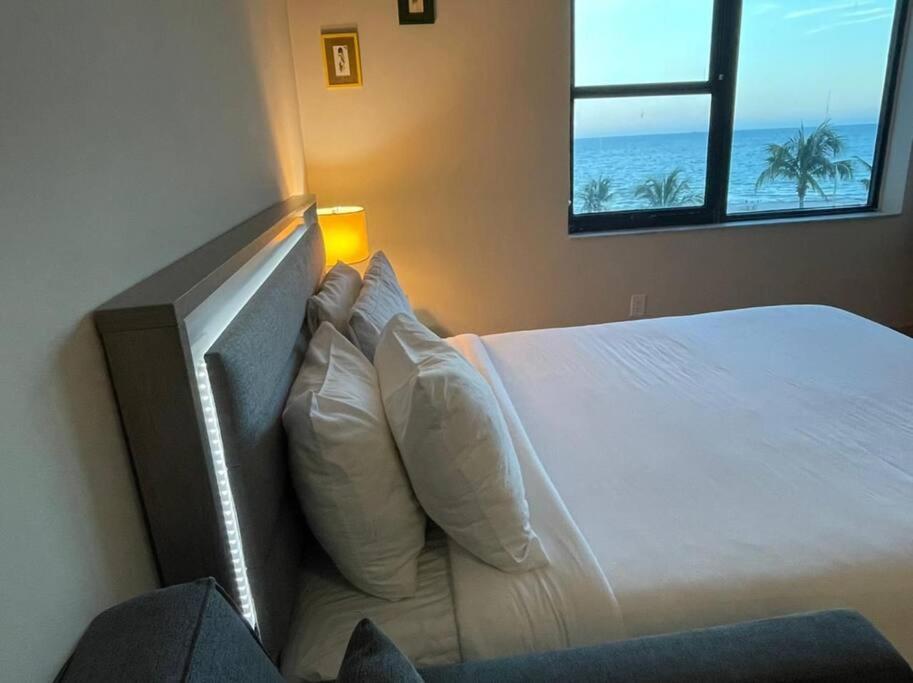 דירות מיאמי ביץ' Chic Ocean Front Studio! מראה חיצוני תמונה